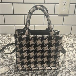 H&M Stylish Black and Cream Houndstooth Women's Bag